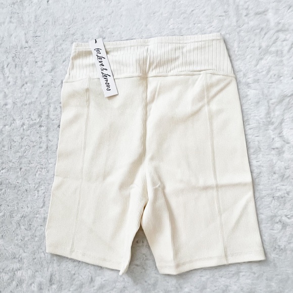 NWT- For Love & Lemon Dani Ribbed Biker Shorts Cream - Picture 3 of 8